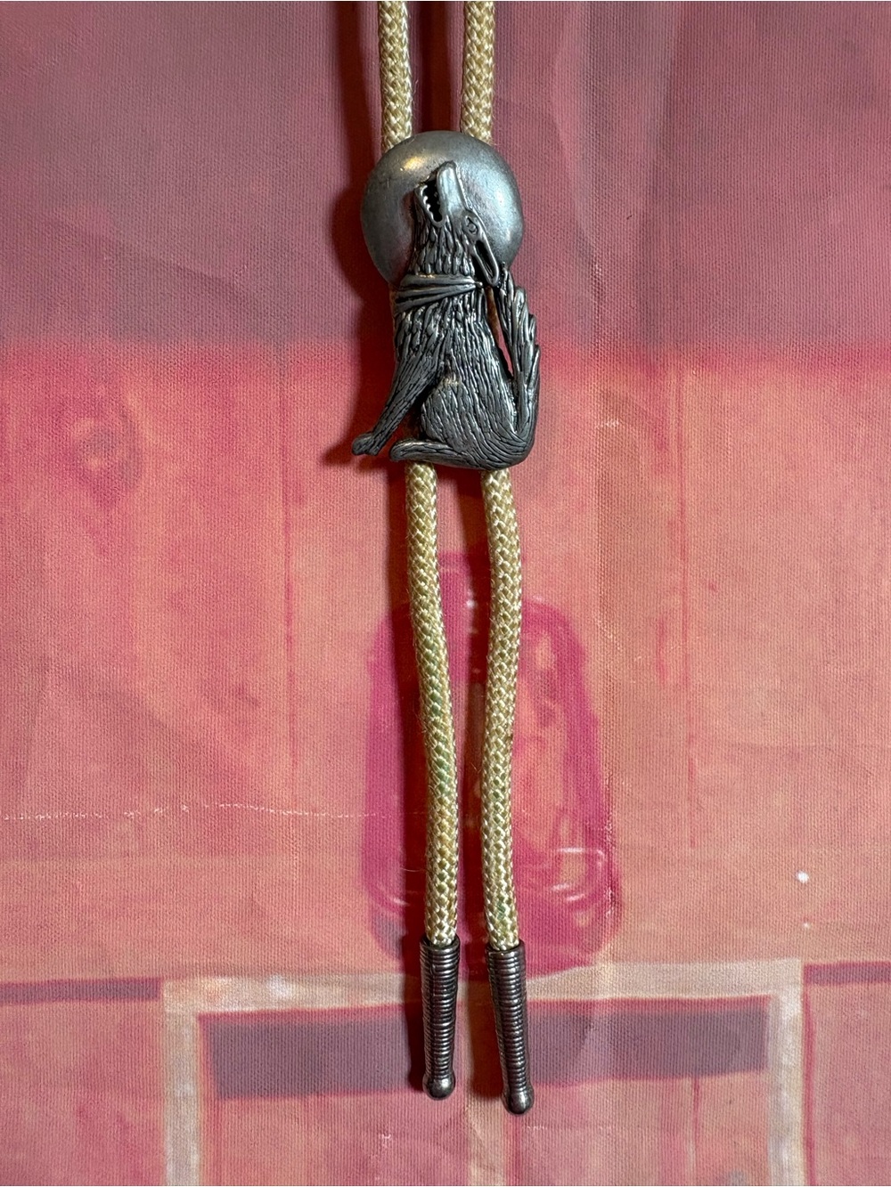 Vintage 1989 Pewter Howling Wolf Bolo Tie | Cream